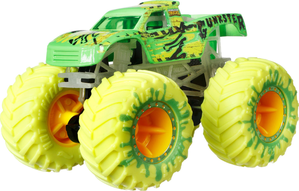 Hot Wheels gift pack for kids 4 to 8 fuels imaginative play.