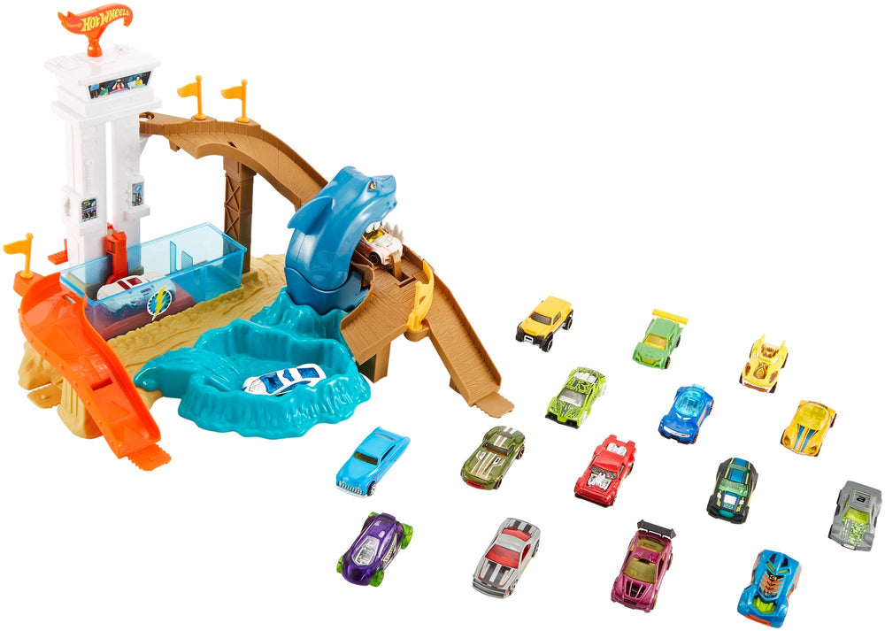 Hot Wheels Color Shifters Sharkport Showdown chomping shark obstacle adds playful challenge.