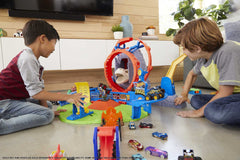 Hot Wheels crushed-cars-pile highlights dramatic crash finale and repeatable play.
