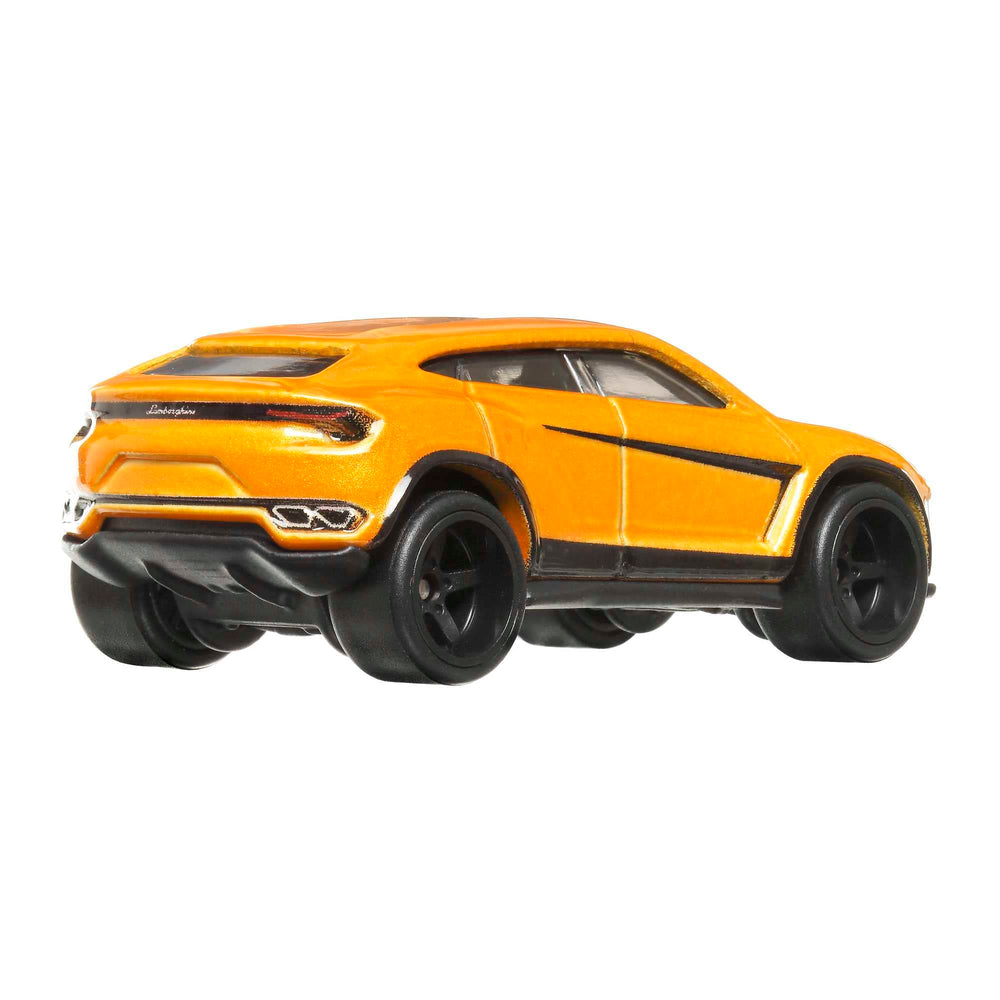 Hot Wheels Lamborghini Urus Auto Strasse front view showcases bold styling cues
