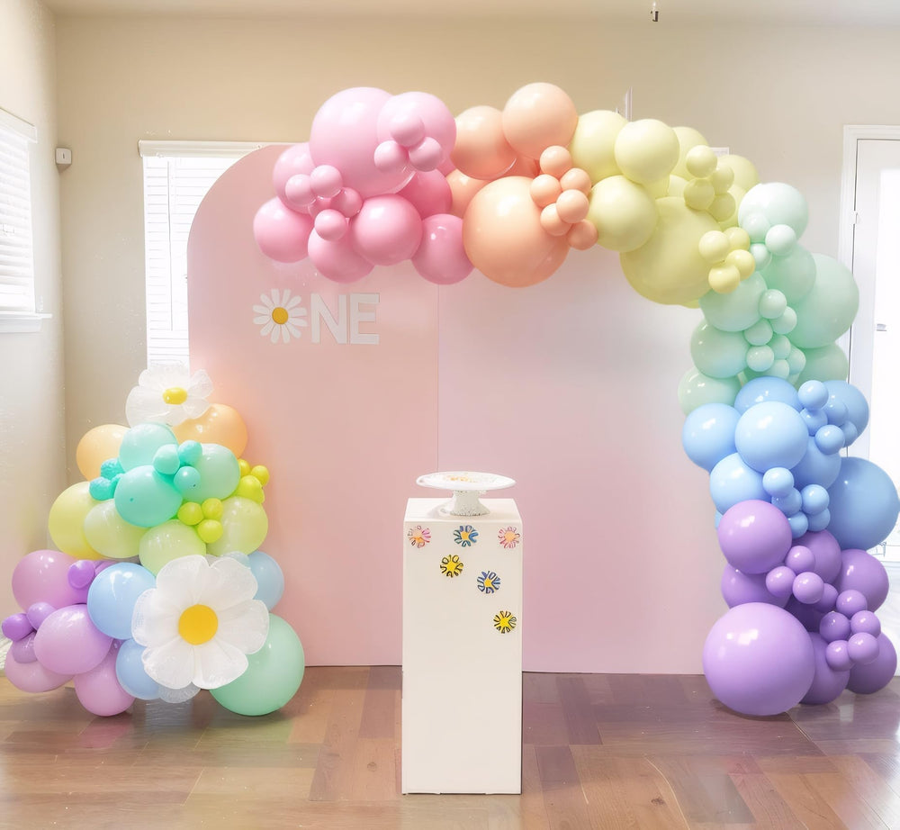 House of Party unicorn-themed arch balloons for playful events