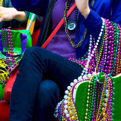 Huskein 33-inch bead necklaces as parade props for events
