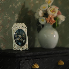 iland premium 1/12 scale miniature decor for durable dollhouse displays.