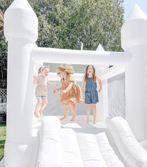 iLink-outer bouncy castle inflates in minutes for quick setup.