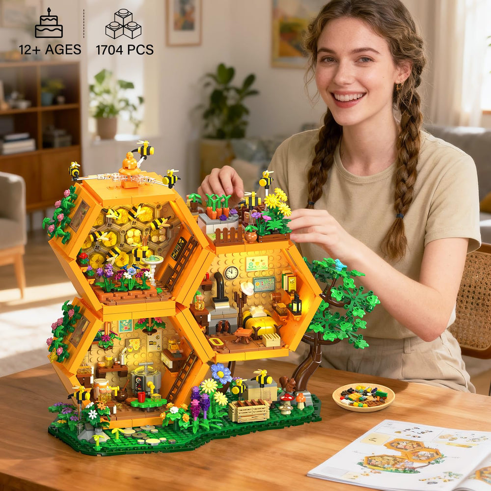 INSOON tree trunk base provides sturdy hive support.