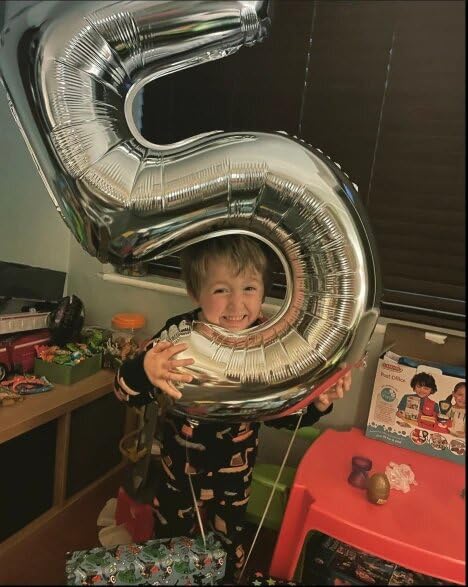 IWERP easy inflate self-sealing balloon, quick setup without a pump.
