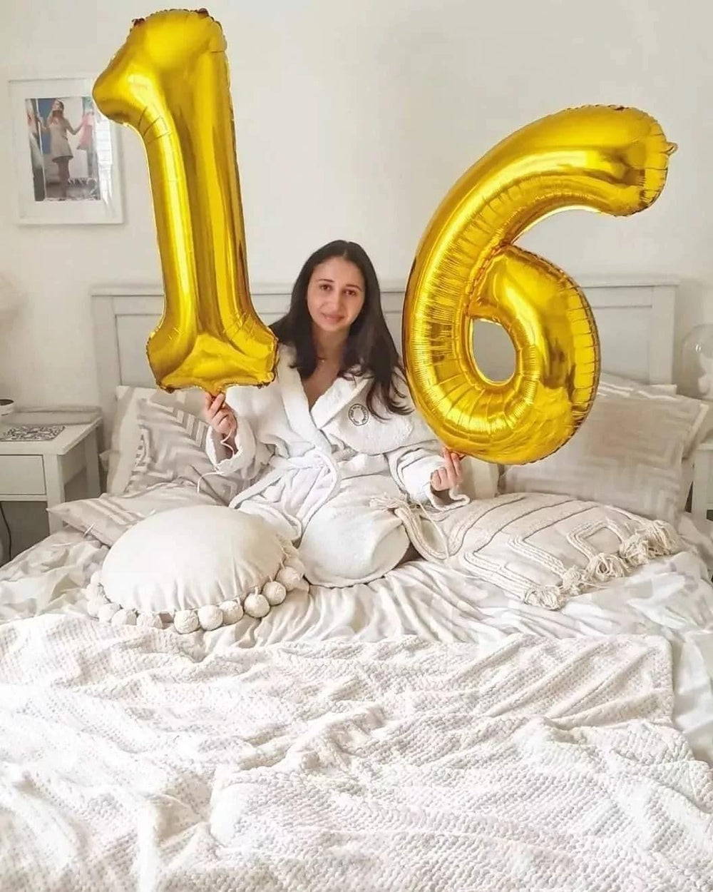 IWERP gold number 6 balloon for photo spot highlighting sixth birthday vibe.