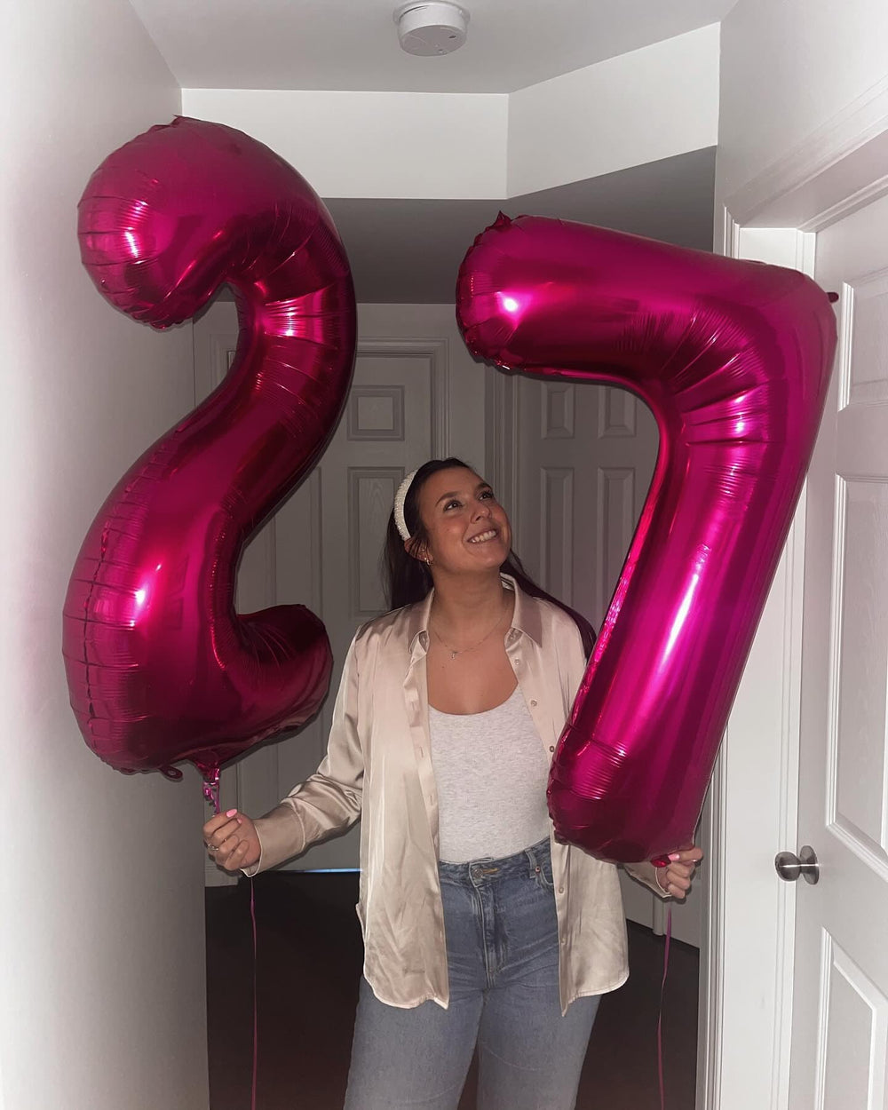 IWERP hot pink number 7 birthday balloon for a memorable birthday backdrop.