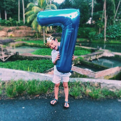 IWERP 12 balloon floating setup adds drama to photos and cake displays