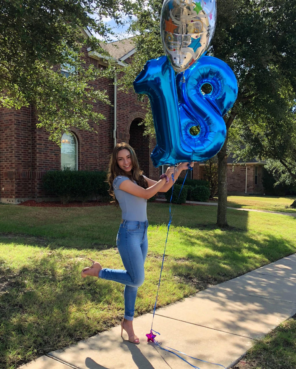 IWERP navy blue number balloon with self-seal simplifies setup.