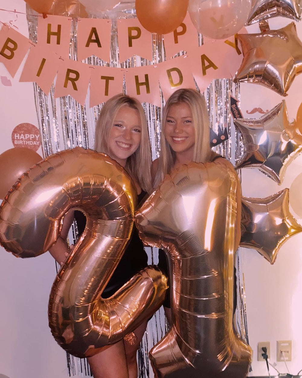 IWERP rose-gold decoration balloon complements themes and palettes.
