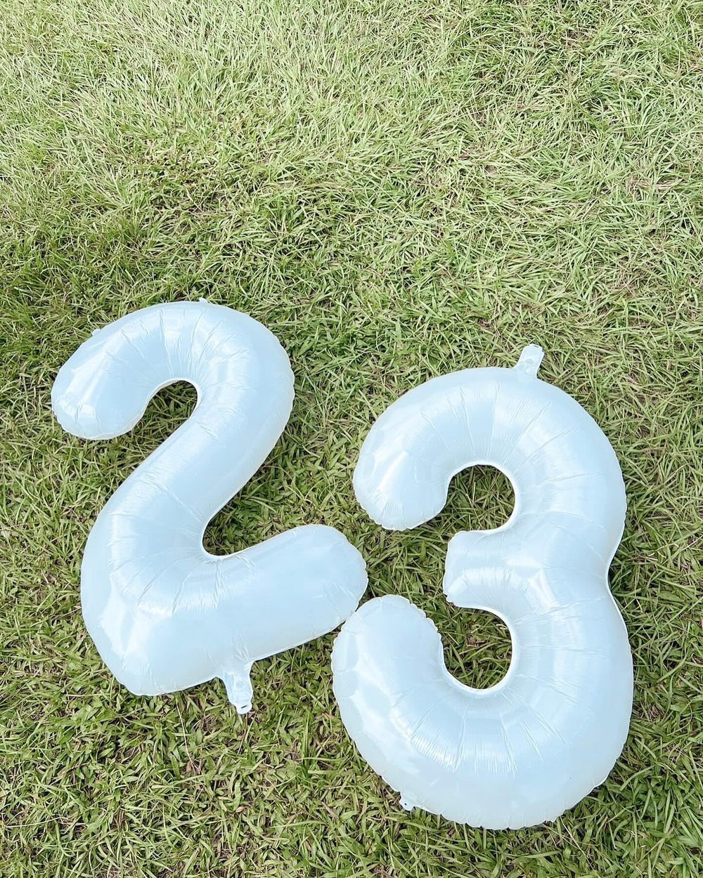 IWERP white 3-balloon durable material stands up to long celebrations