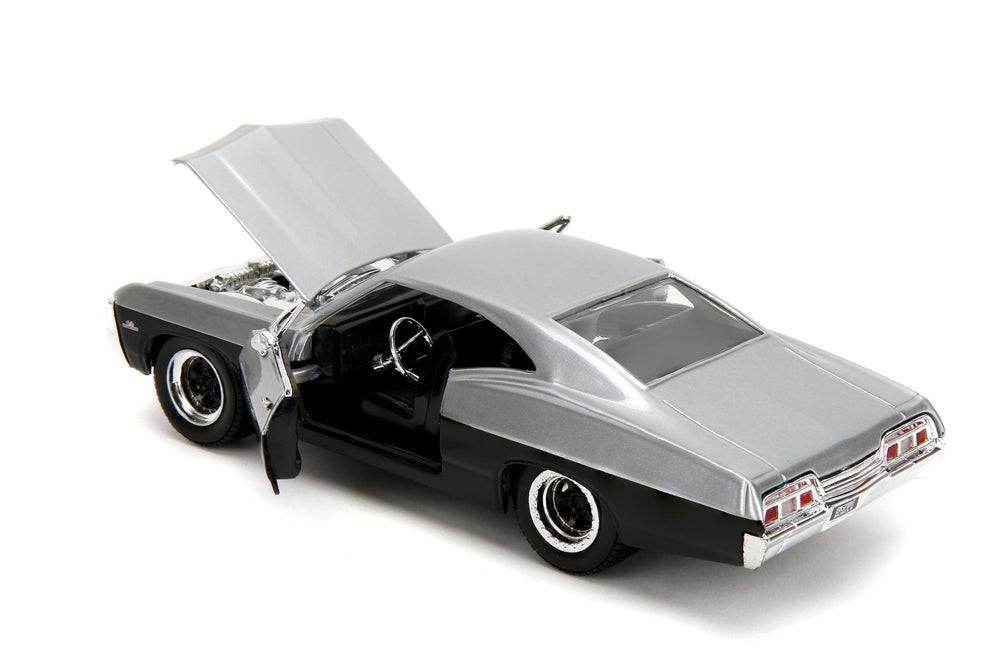 Jada BigTime Muscle Impala SS detailed interior in 1:24 scale.