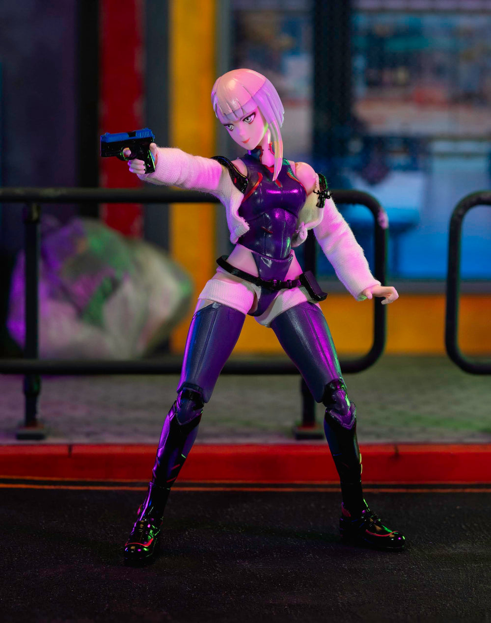 Interchangeable hands enable different grips and gestures.