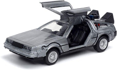 Jada Delorean gullwing doors open, adding display realism and interactive charm.