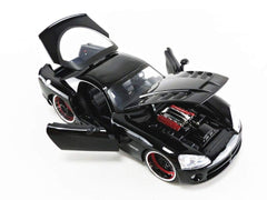 Jada Letty's Viper opening trunk enables dynamic posing.
