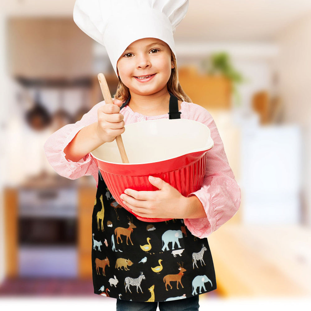 Jennice House front pocket keeps mini tools handy during cooking.