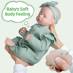 Jirachi soft cloth body delivers cozy cuddles during bedtime stories and playtime.