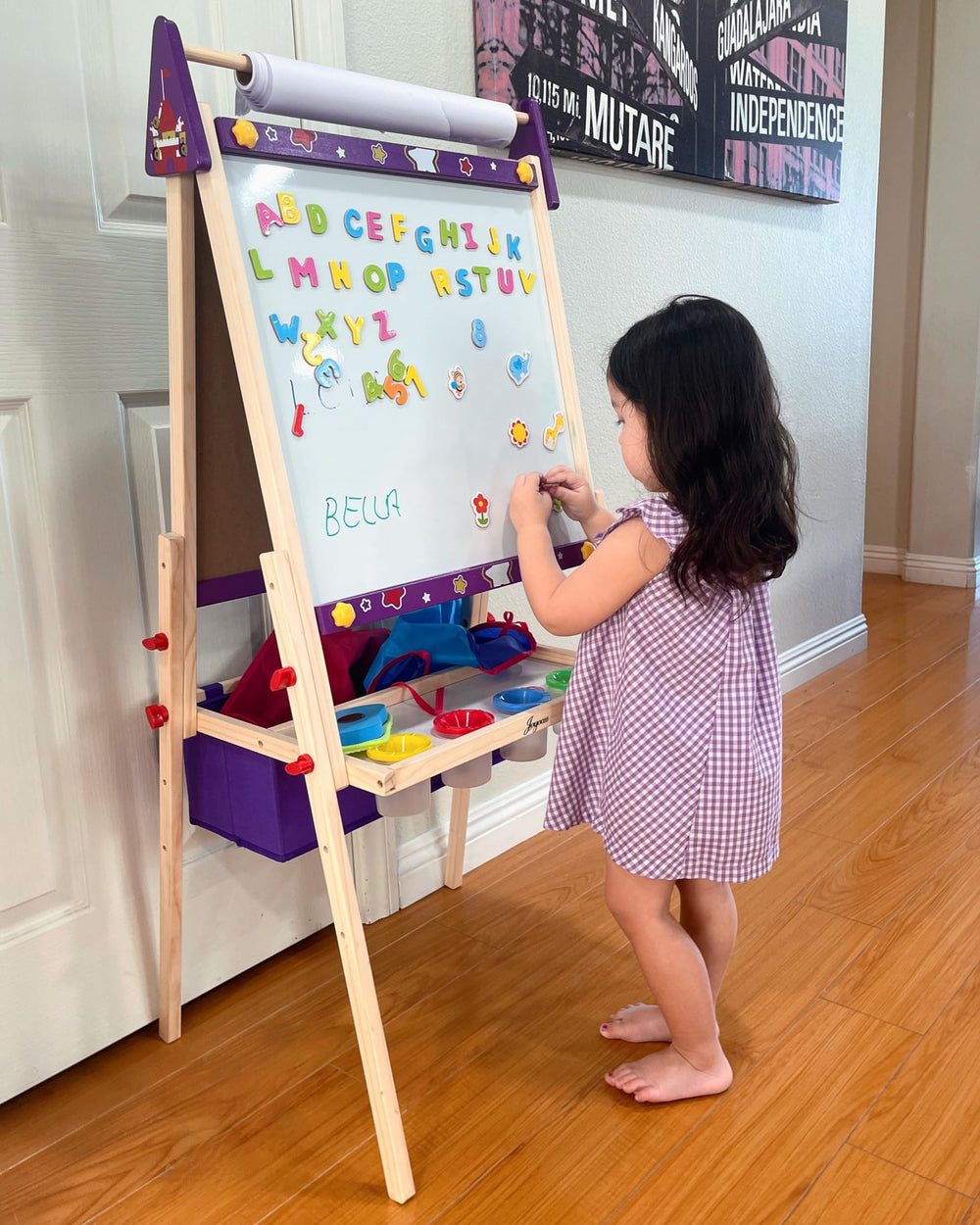 Joyooss Indoor and outdoor use friendly easel for versatile play