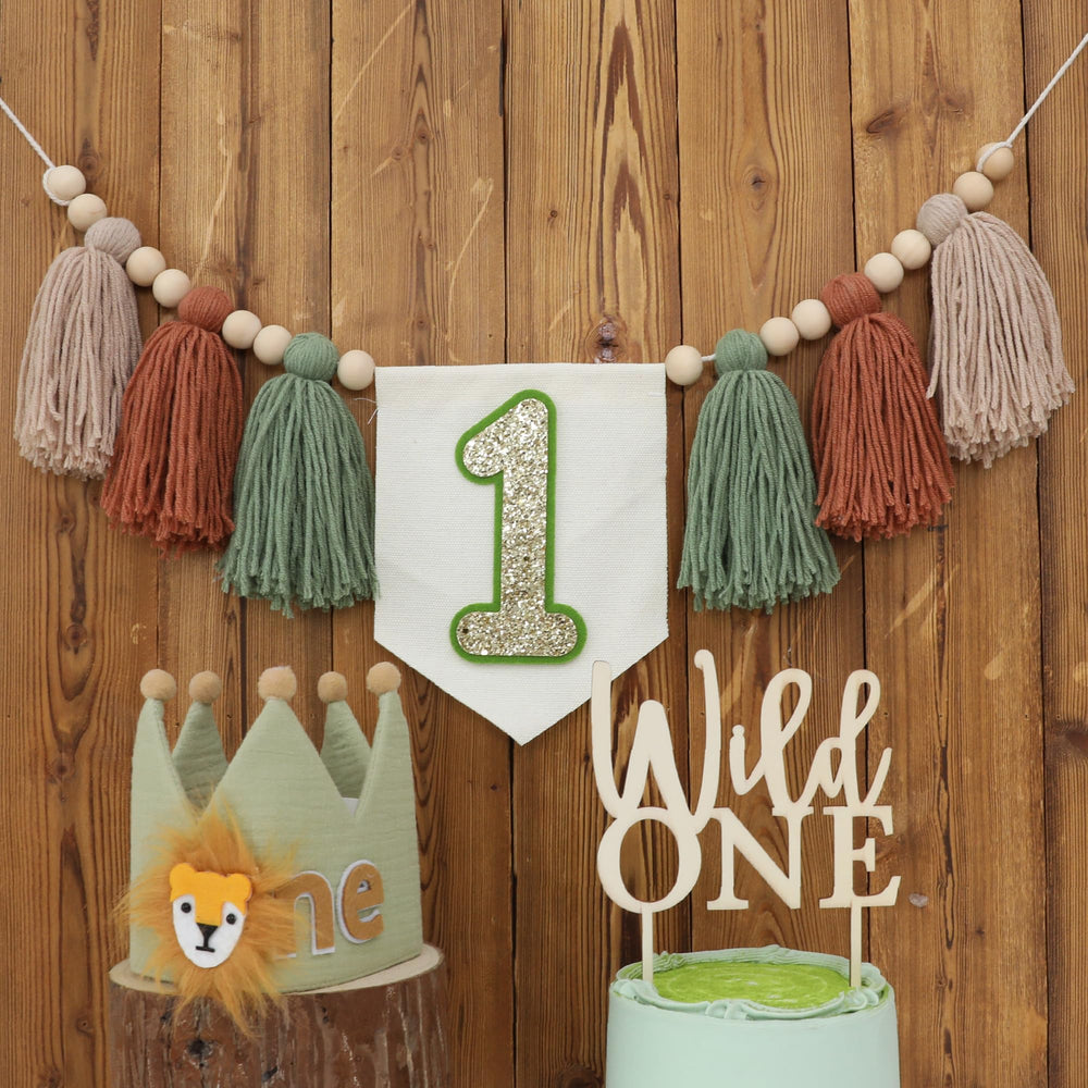 JUIIZAY Wild One wooden topper detail for memories
