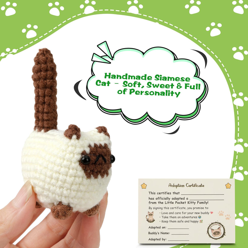JULEASEL miniature room-scene ensemble highlighting cozy felt and yarn accents.