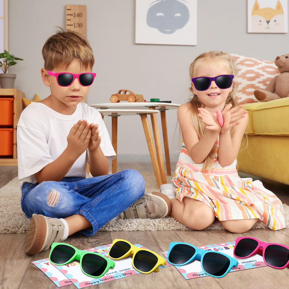 Kathfly lightweight sunglasses provide comfort for long wear at parties or photoshoots.