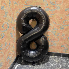 Kelfuoya gold-foil number balloon backdrop adds elegance to celebrations.