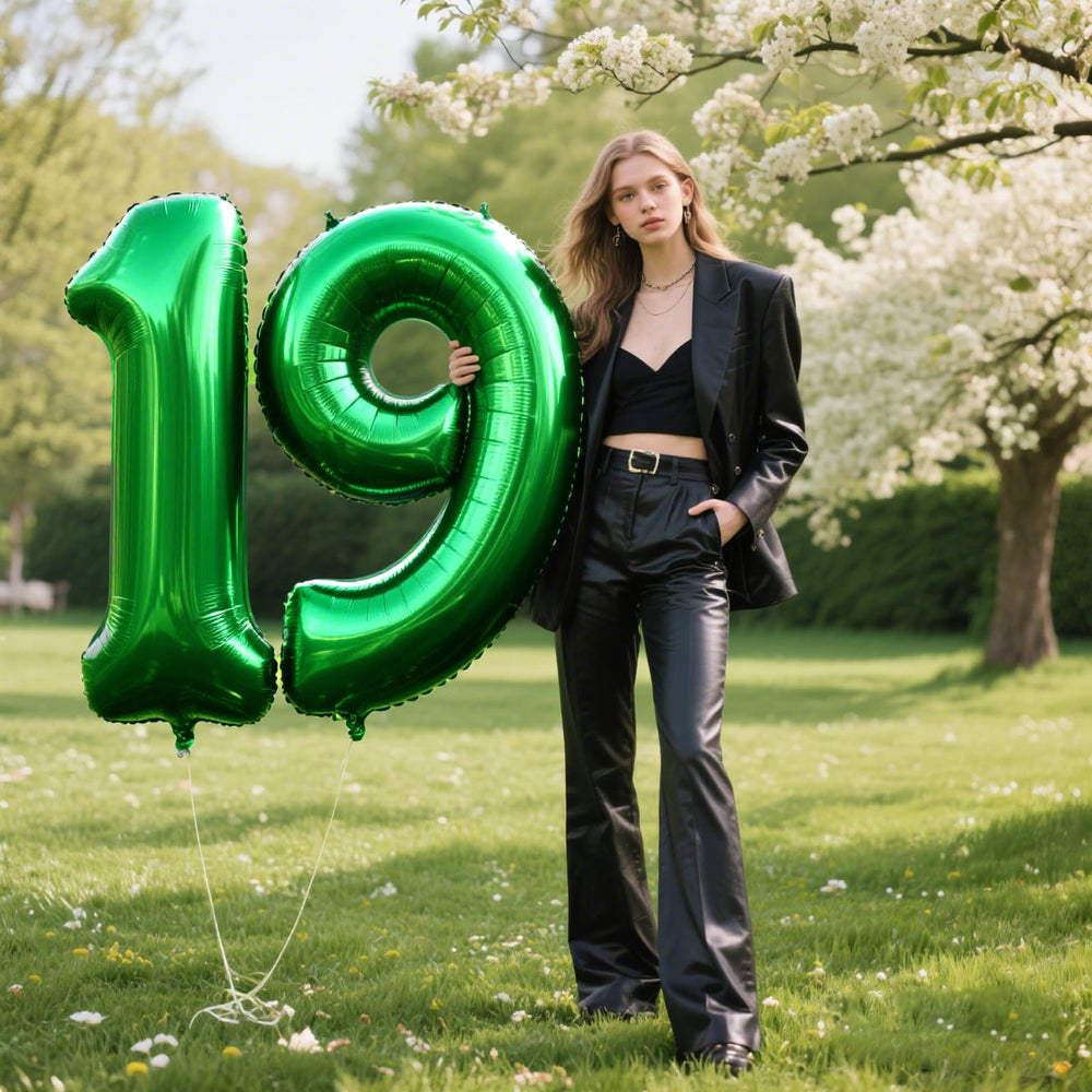 Kelfuoya green giant balloon enhances party setup for indoor or outdoor occasions.