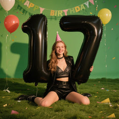 Kelfuoya black number 7 foil balloon, great for indoor or outdoor celebrations.