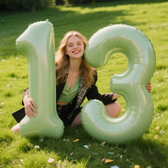 Kelfuoya number balloons offer versatile color options to match any theme.