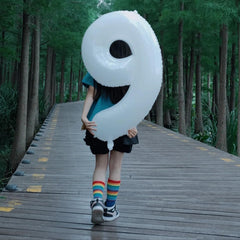 Kelfuoya dramatic party focal point for photos with number balloon