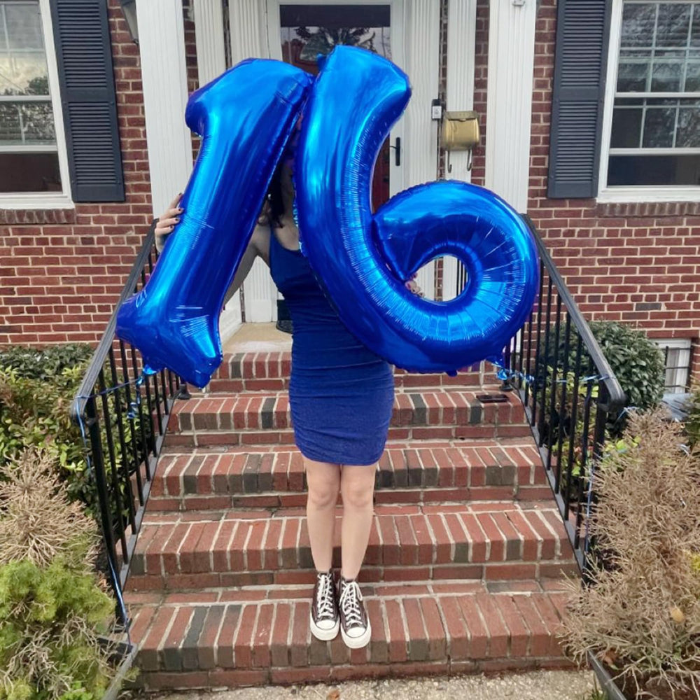 Kelfuoya versatile number 9 balloon pairs with other party elements.