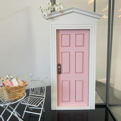 KH866 vintage-style door hardware adds charm and realism.