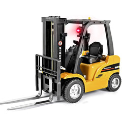 KidsFaves giant remote control forklift stands tall at 13 inches, boosting imaginative play.