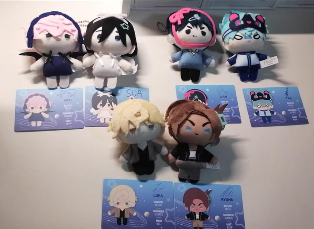 Compact 4-inch plush keychain suitable for bags and keys.