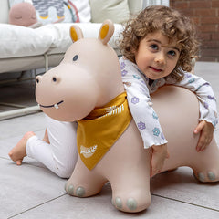 Kindsgut Bouncy Hippo Hopper with secure grip handle for stable bouncing