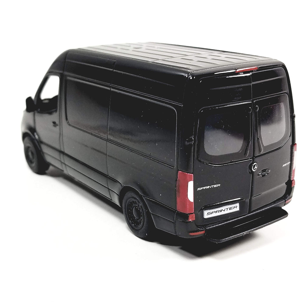 KiNSMART Sprinter pristine white finish reflects accurate Sprinter styling on shelf.