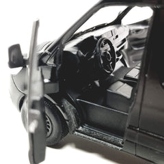 KiNSMART Sprinter rubber tires enhance authentic proportions and handling on display.