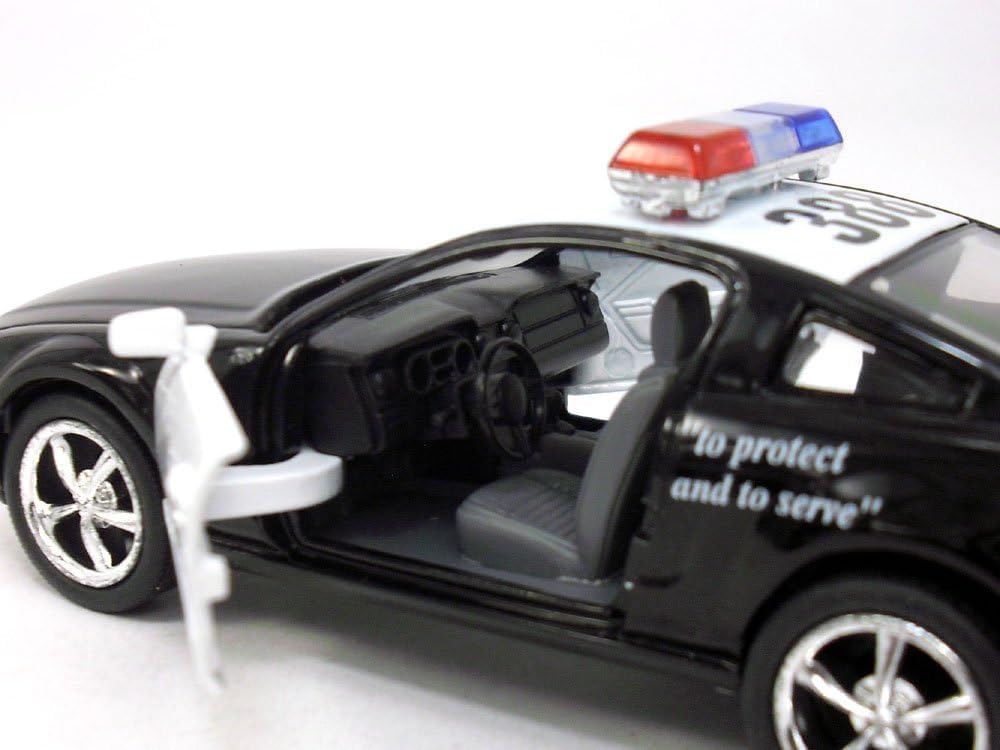 KiNSMART 2006 Mustang GT wheels with chrome finish for realism on display