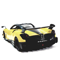 KiNSMART Pagani Huayra BC metallic yellow finish enhances display.