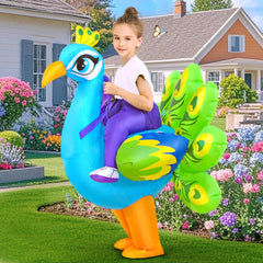 Zoo visit with a standout KOOY peacock costume