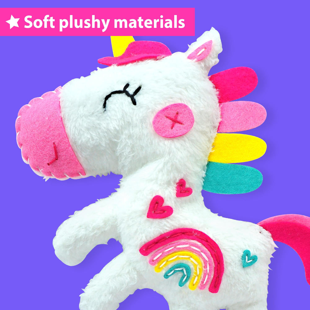 KRAFUN No-mess crafting design helps kids focus on sewing steps.