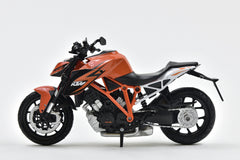 KTM New Ray 1:12 Superduke R engine detail for authentic close-up inspection