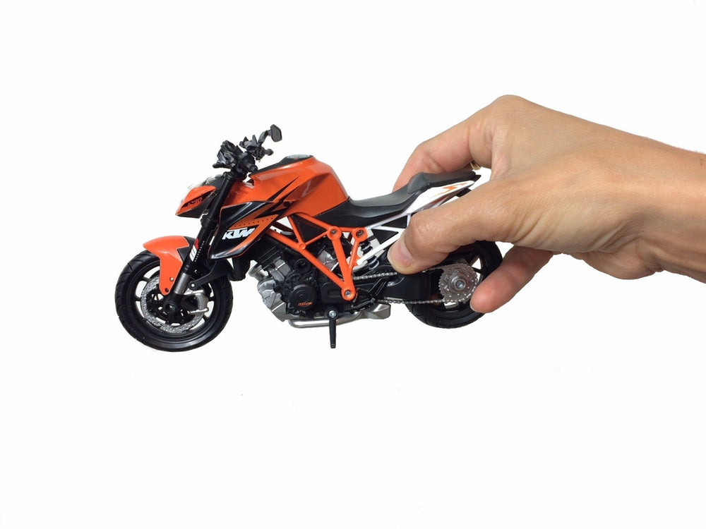 KTM New Ray 1:12 Superduke R packaging images show safe, gift-ready presentation