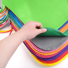 KUUQA art apron protects clothing during painting and crafts.
