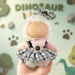 La Bubu 17cm doll bow tie adds a charming finishing touch for dress-up.