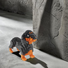 Larcele Micro Dachshund tiny bricks close-up enables precise placement and patience