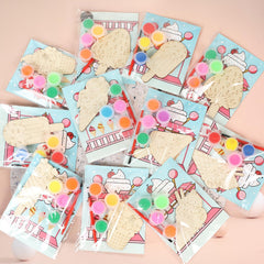 LARDUX ice cream woodchips in eight shapes for kids' crafts.