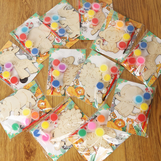 LARDUX safari party favors woodchips ready for creative painting at home