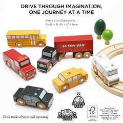 Le Toy Van New York car set ambulance supports city rescue play